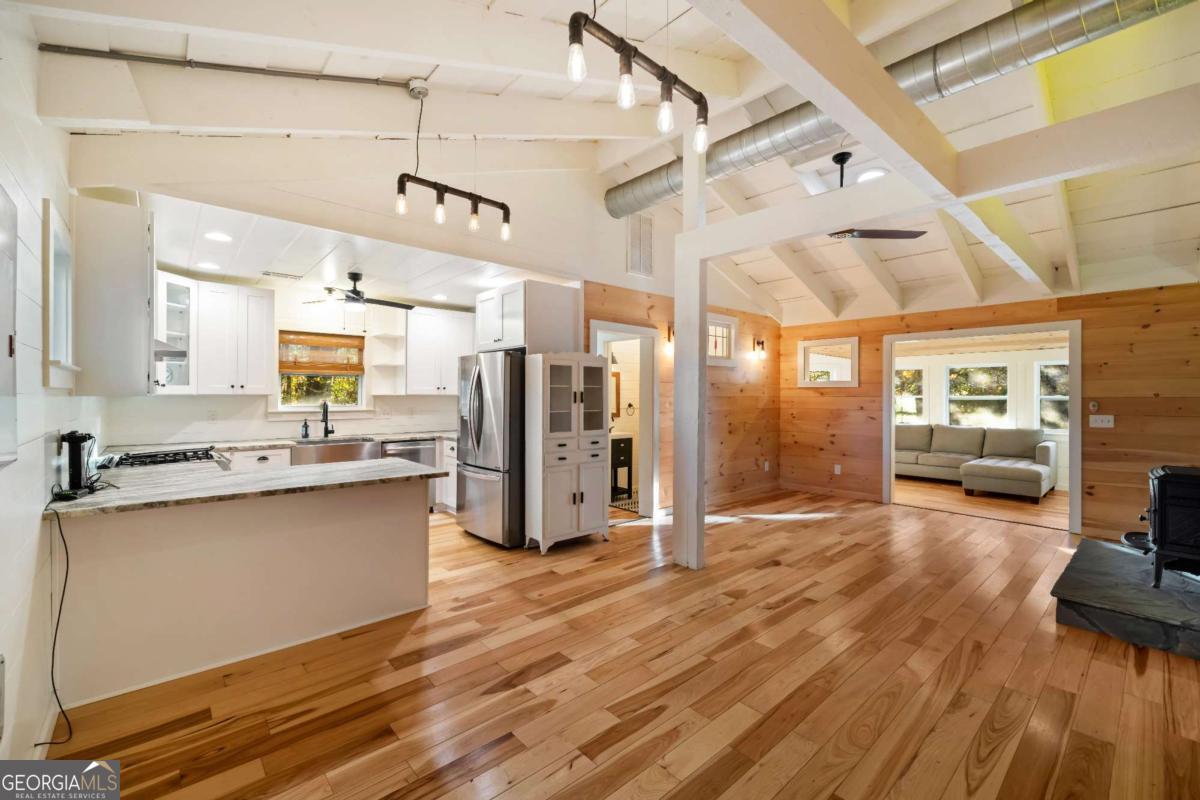 210 E Overbend Trail