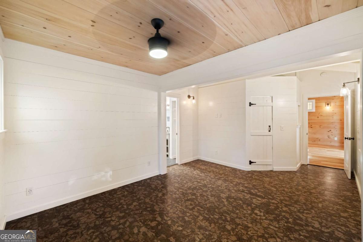 210 E Overbend Trail