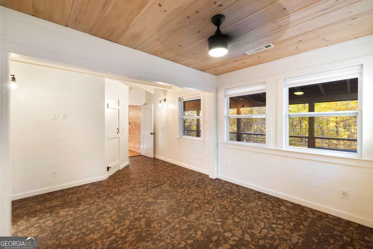 210 E Overbend Trail