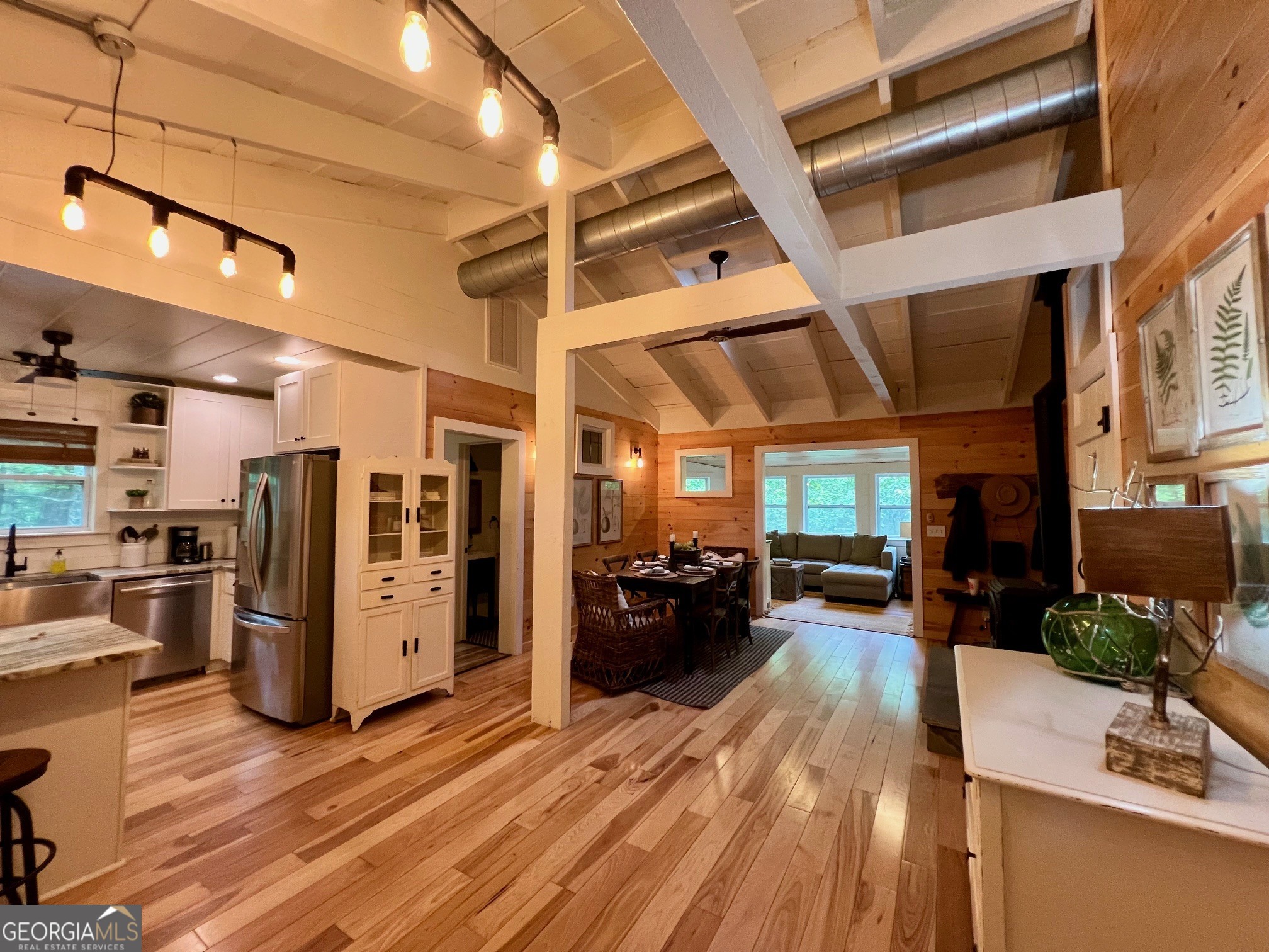 210 E Overbend Trail