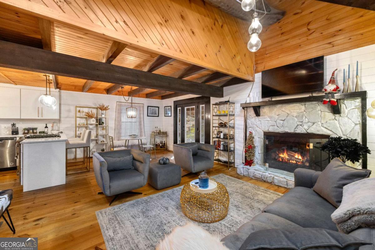 100 Stanley Creek Crossing