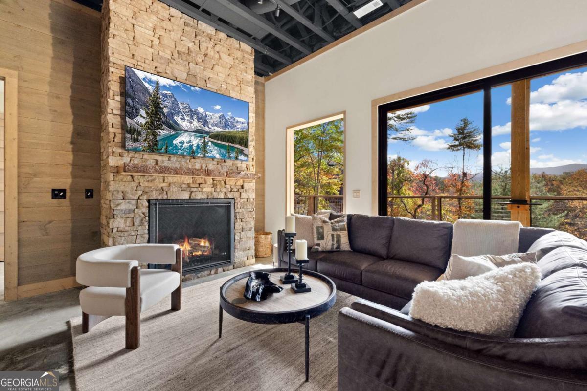 142 Sequoyah Ridge