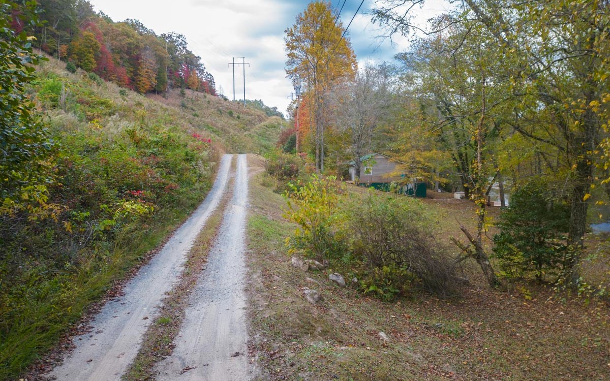 1.44 Valley Lane