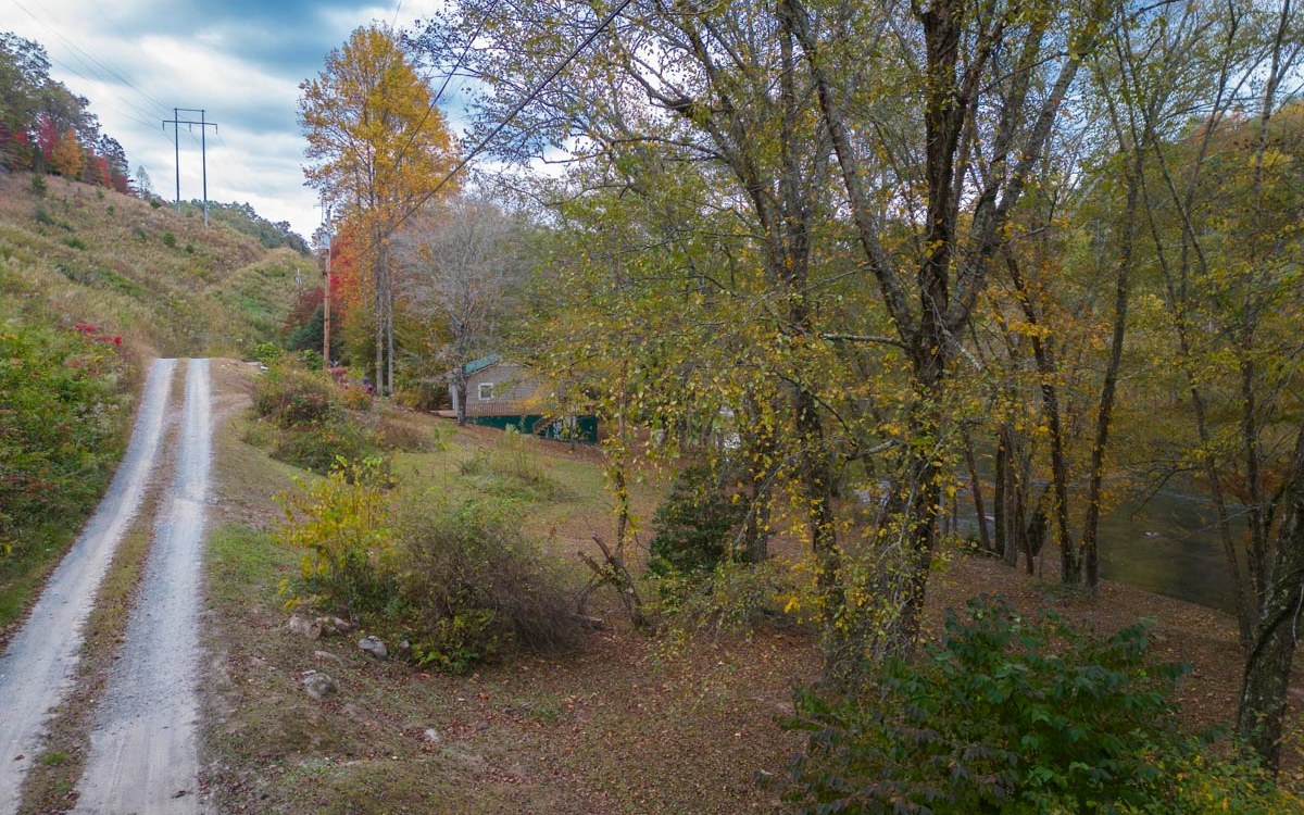 1.44 Valley Lane
