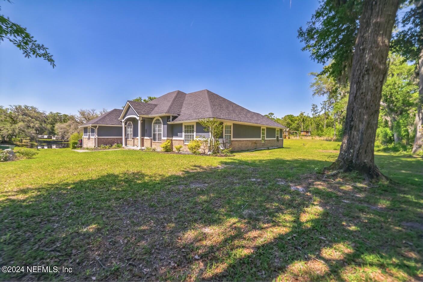 219 NW HERITAGE Drive