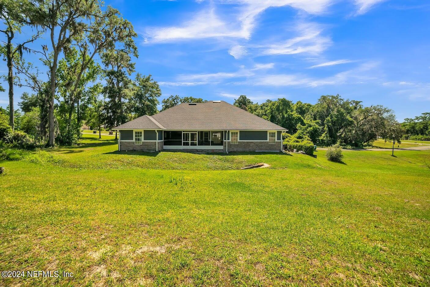 219 NW HERITAGE Drive
