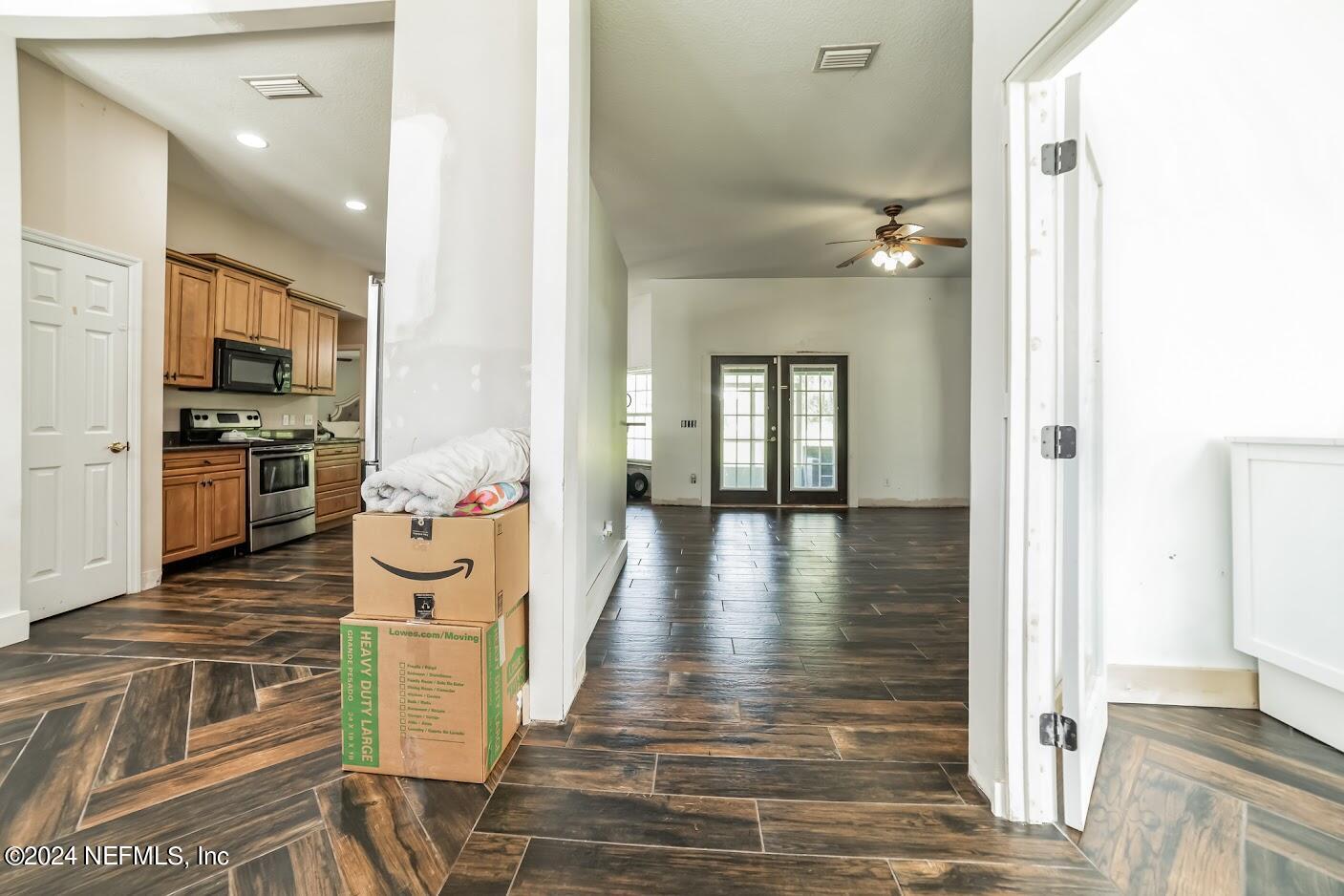 219 NW HERITAGE Drive