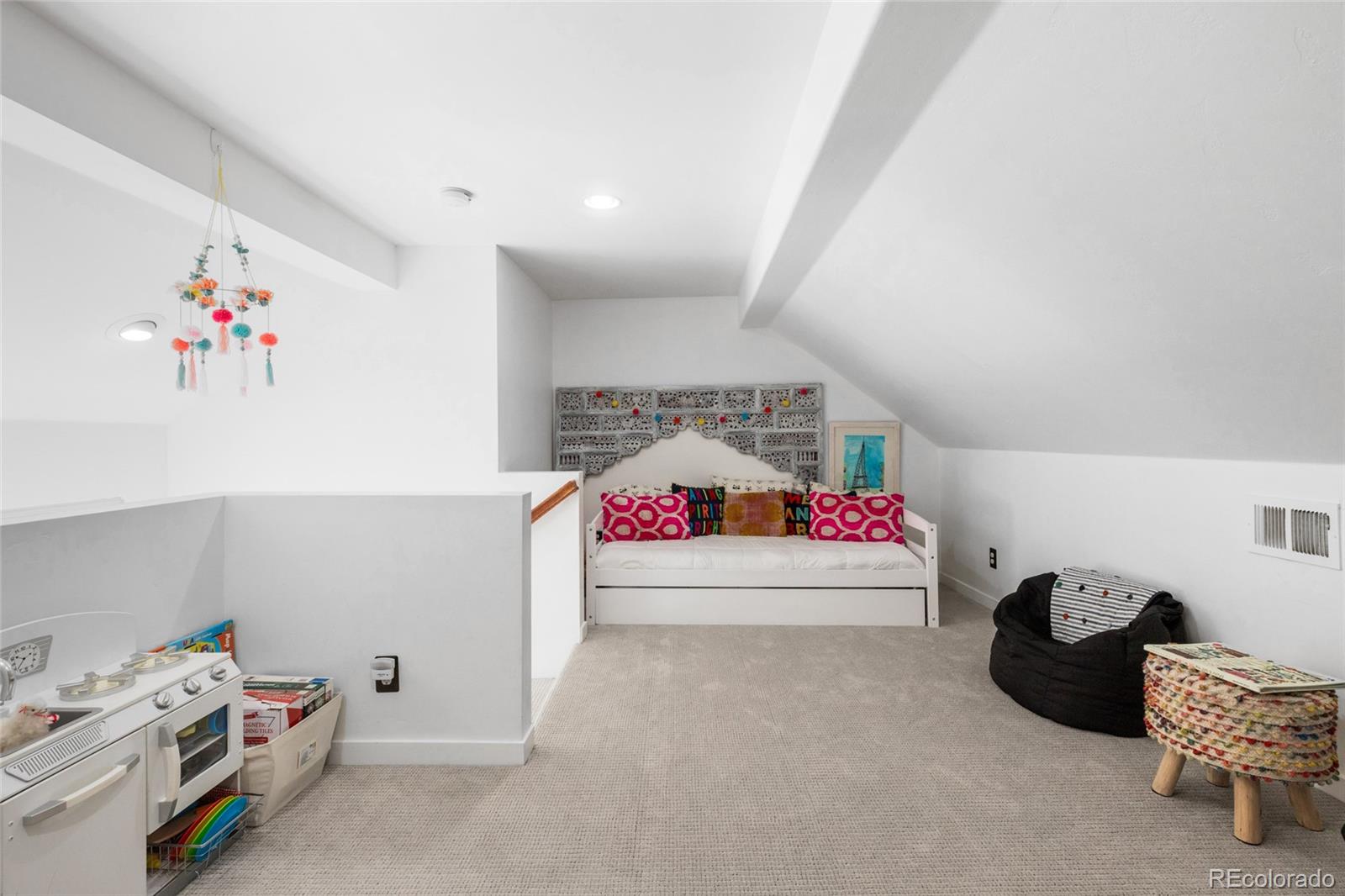 449 S Humboldt Street