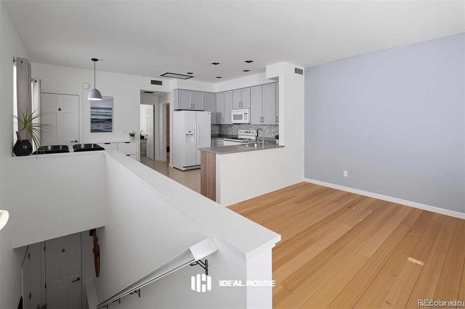7454 E 28th Avenue Unit: 3