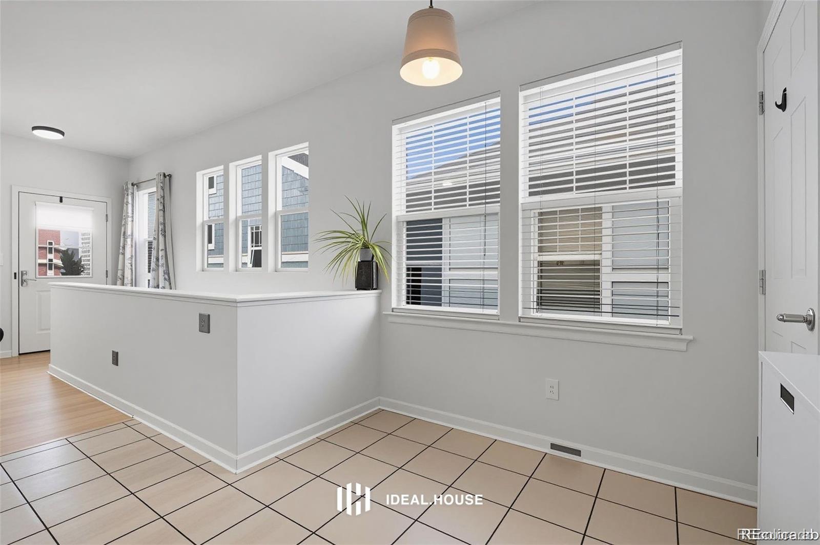 7454 E 28th Avenue Unit: 3