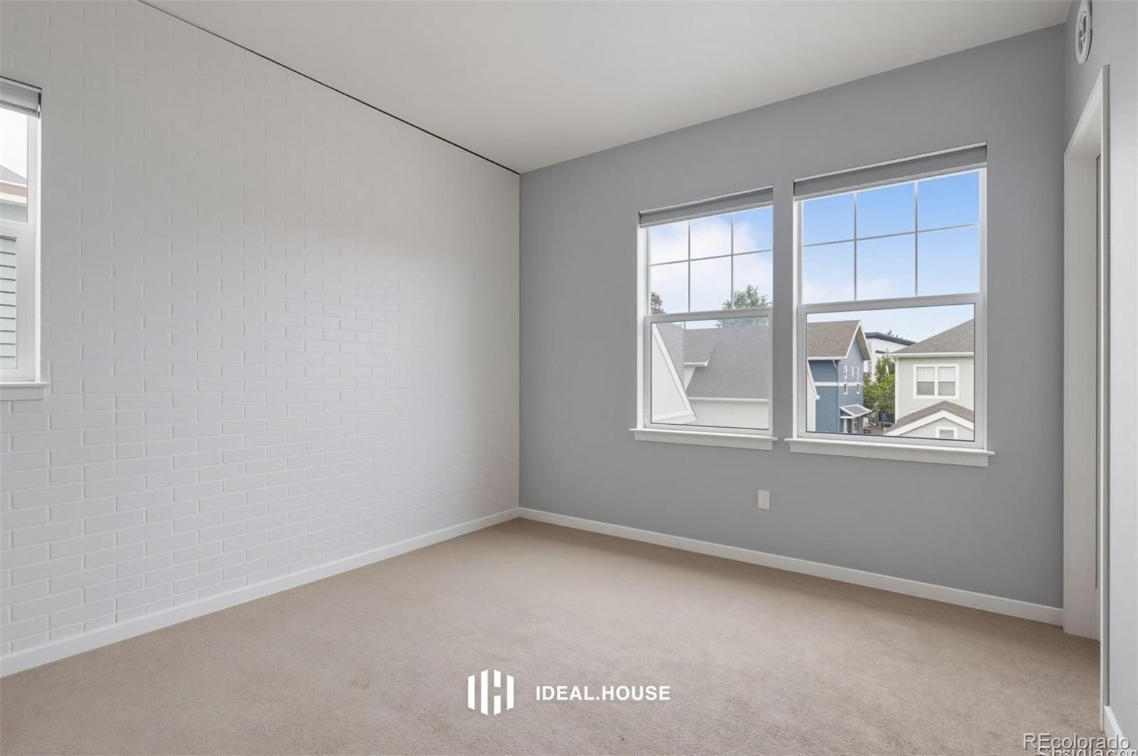 7454 E 28th Avenue Unit: 3