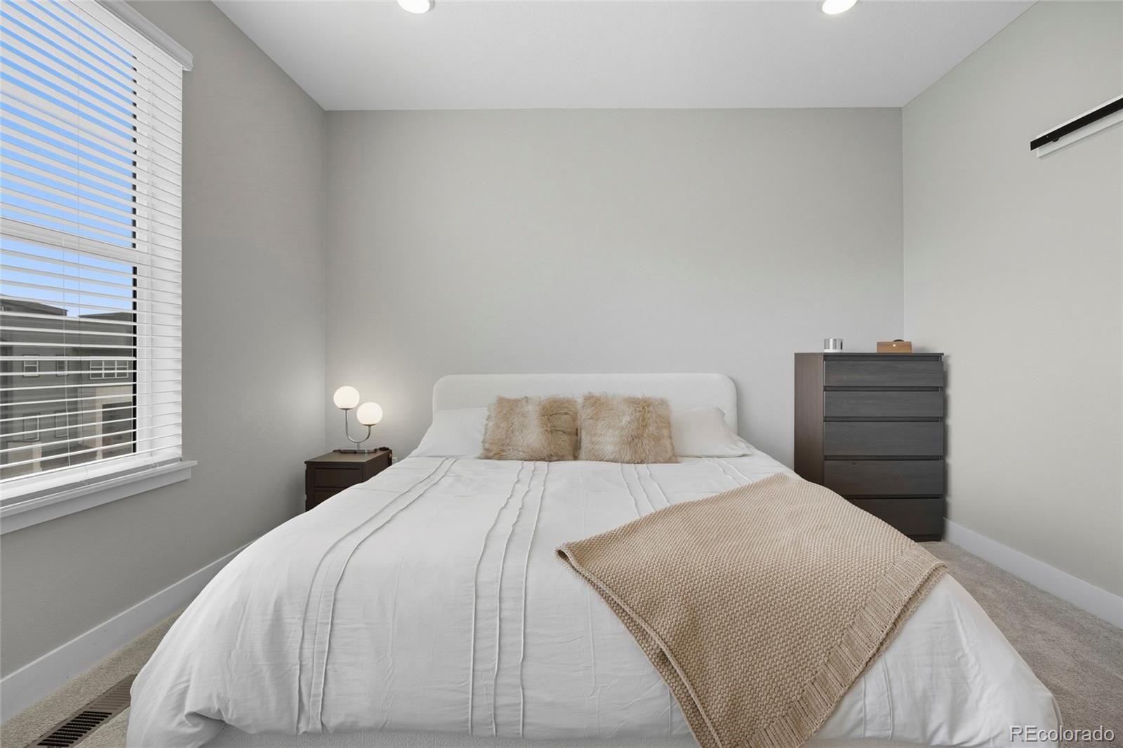 10139 E 62nd Avenue S