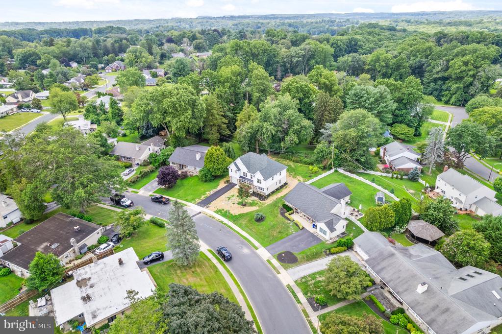 710 HEDGEROW DRIVE