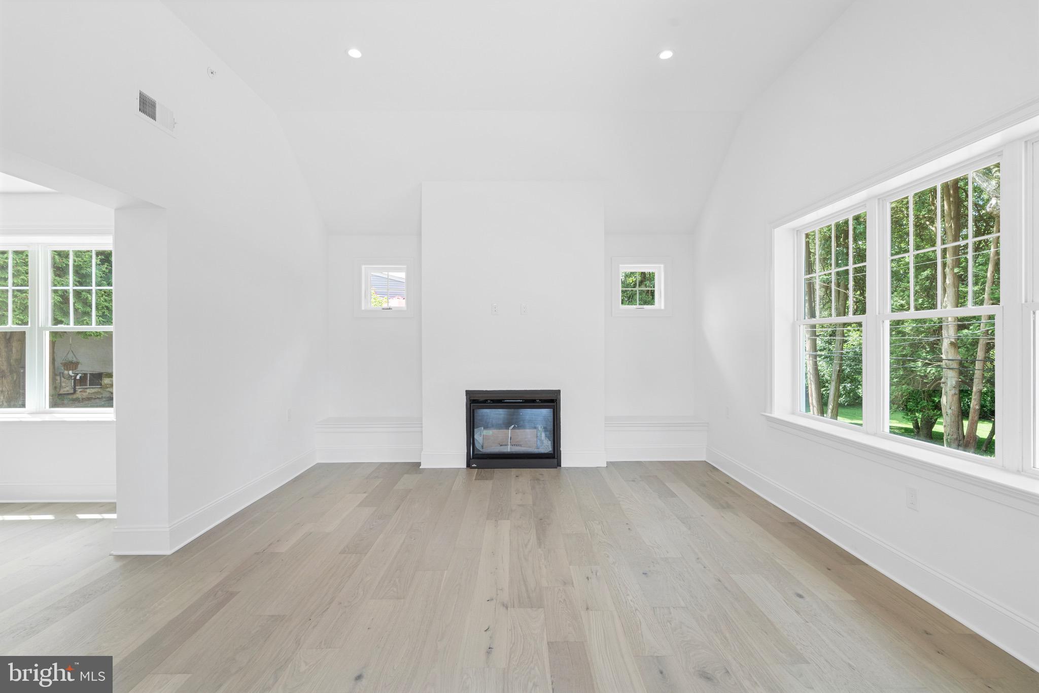 710 HEDGEROW DRIVE