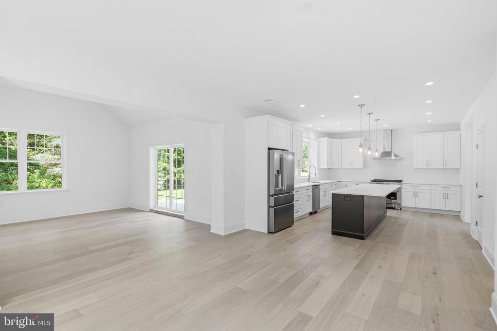 710 HEDGEROW DRIVE
