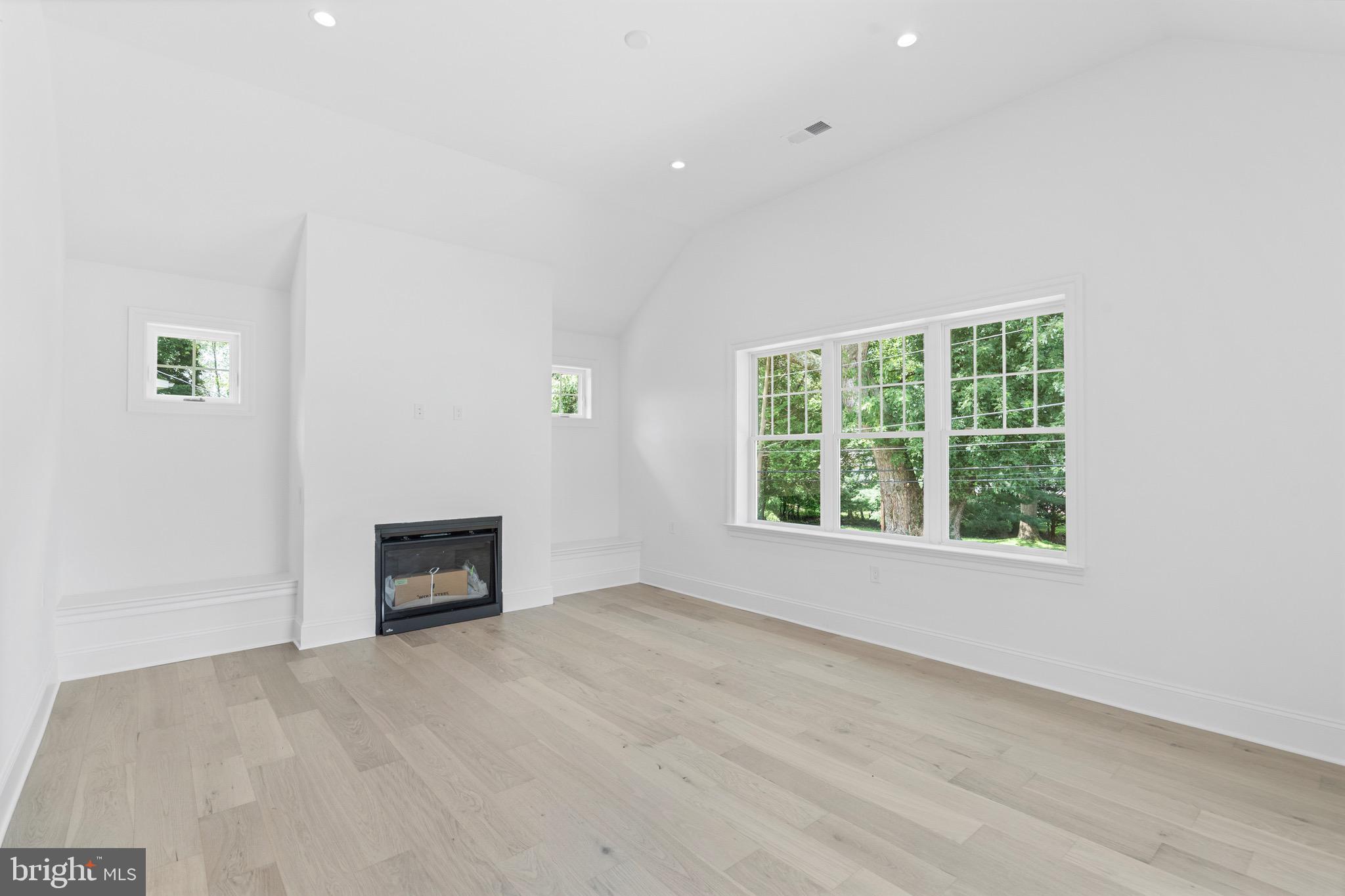 710 HEDGEROW DRIVE