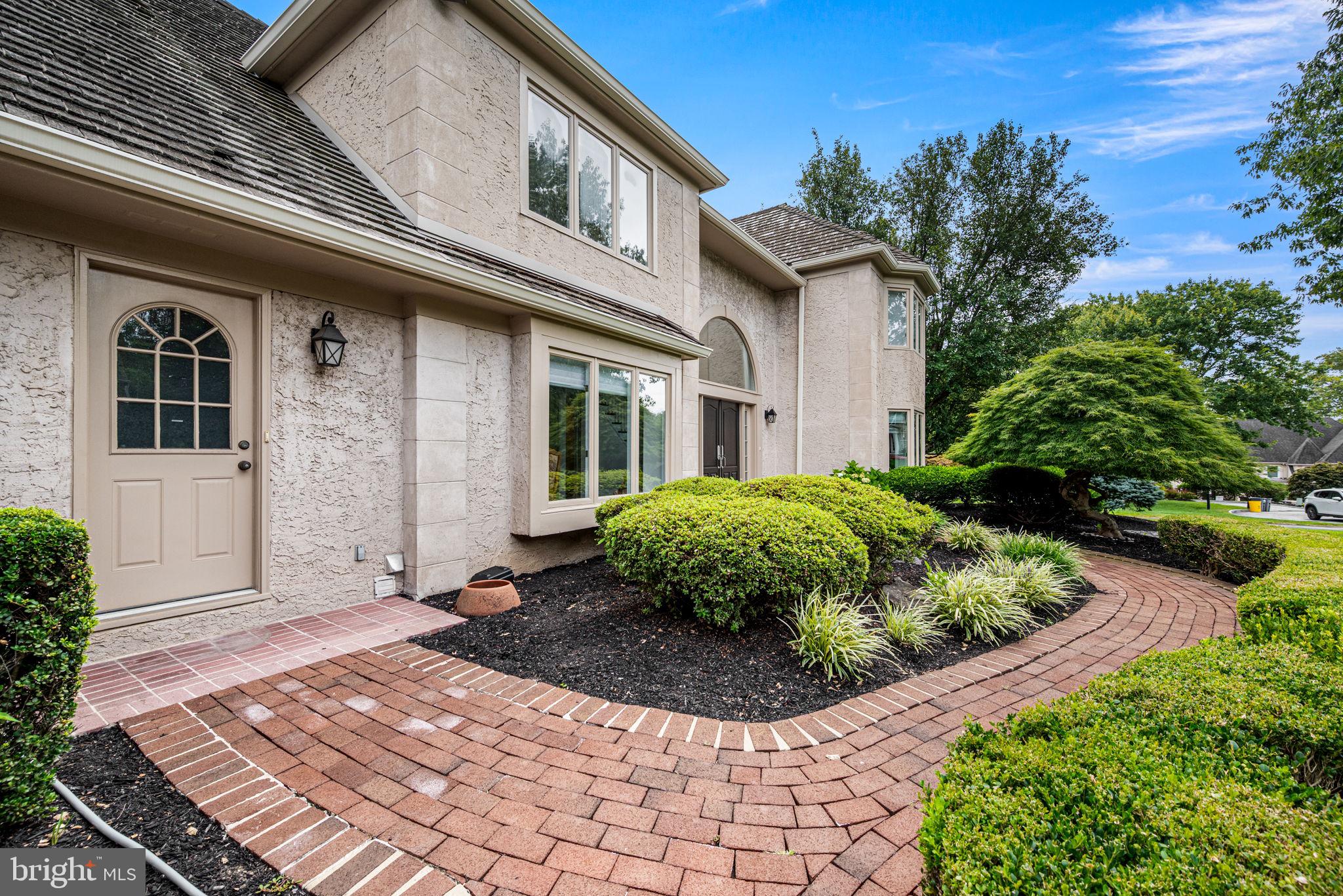 977 DERRING LANE