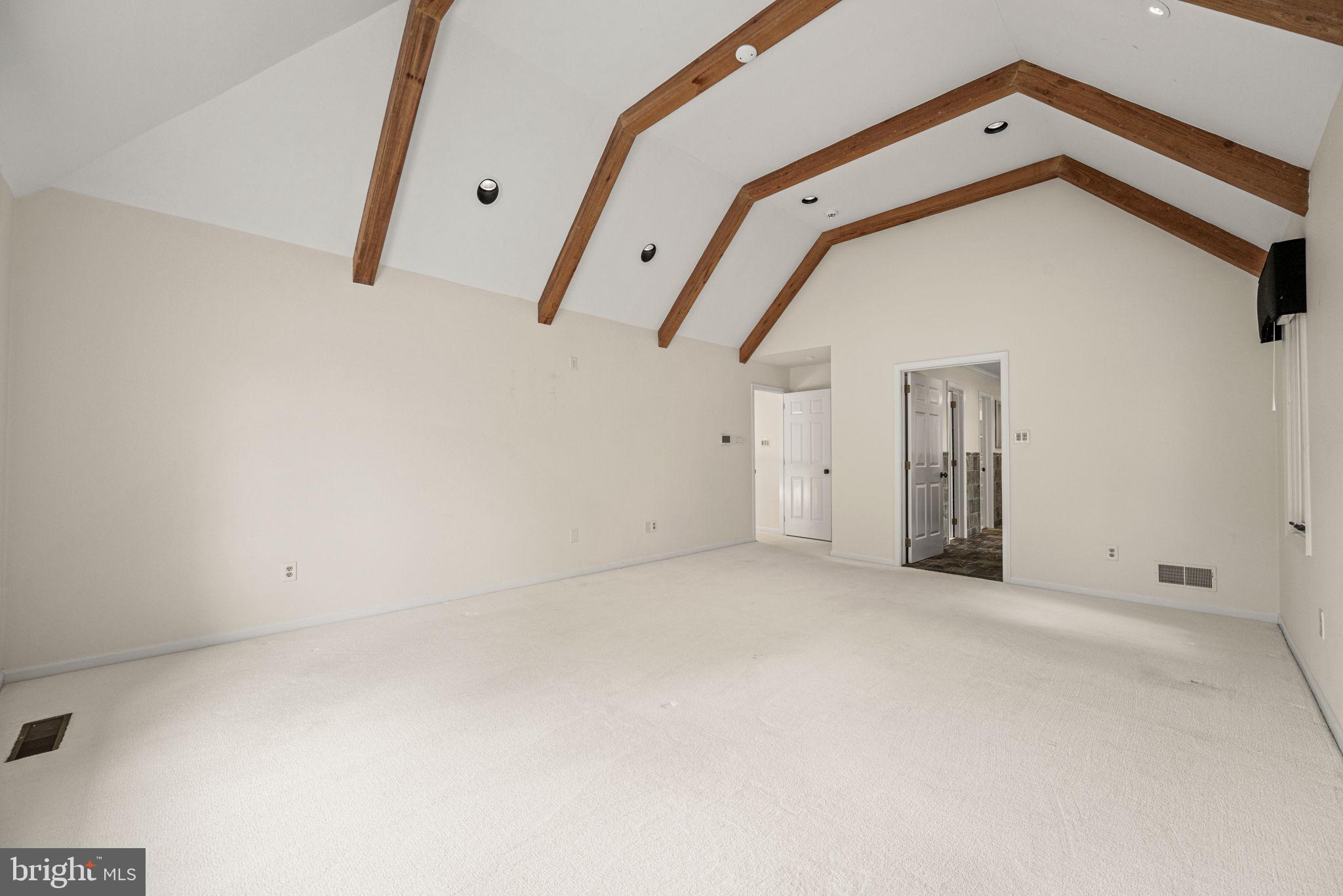 977 DERRING LANE