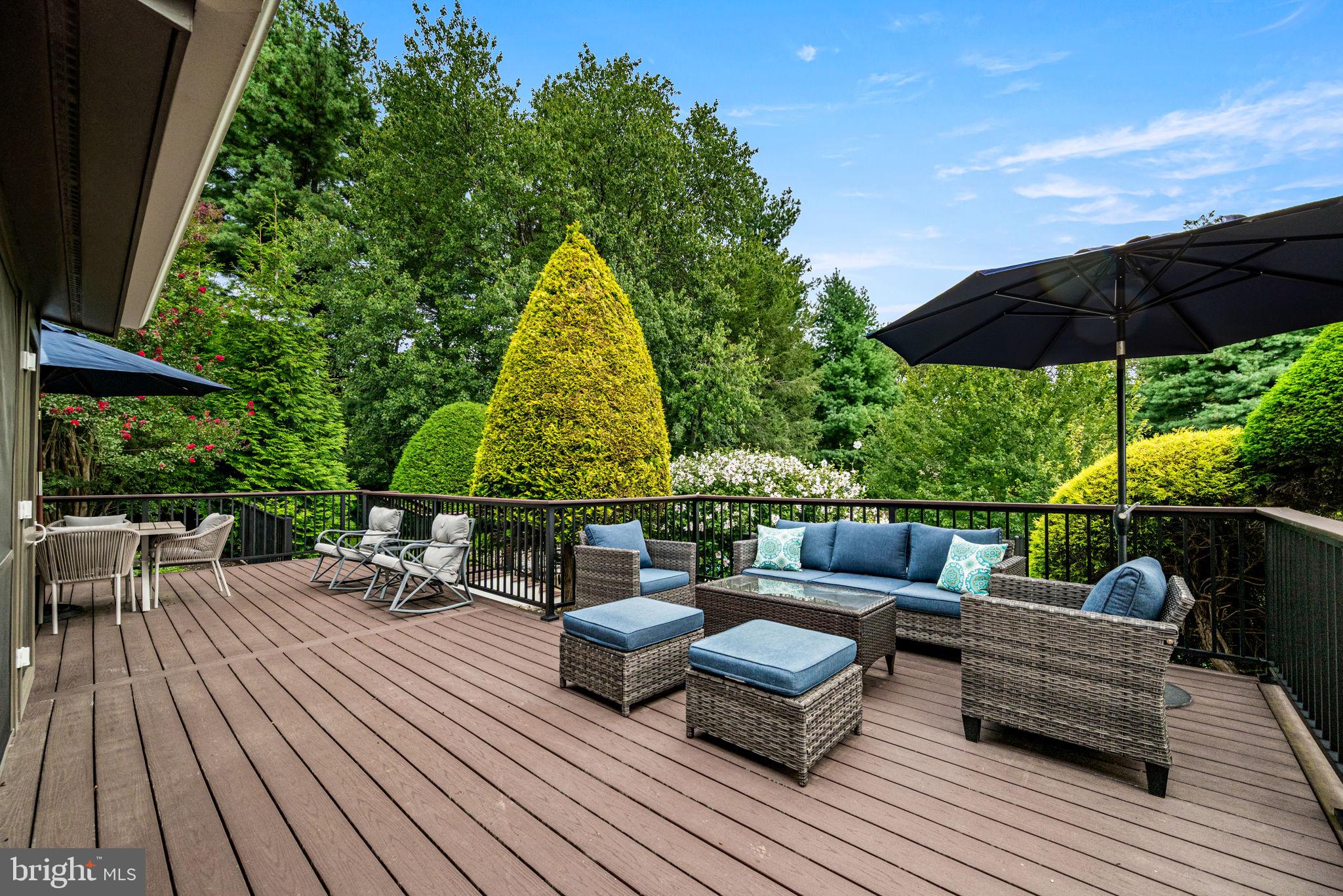 977 DERRING LANE