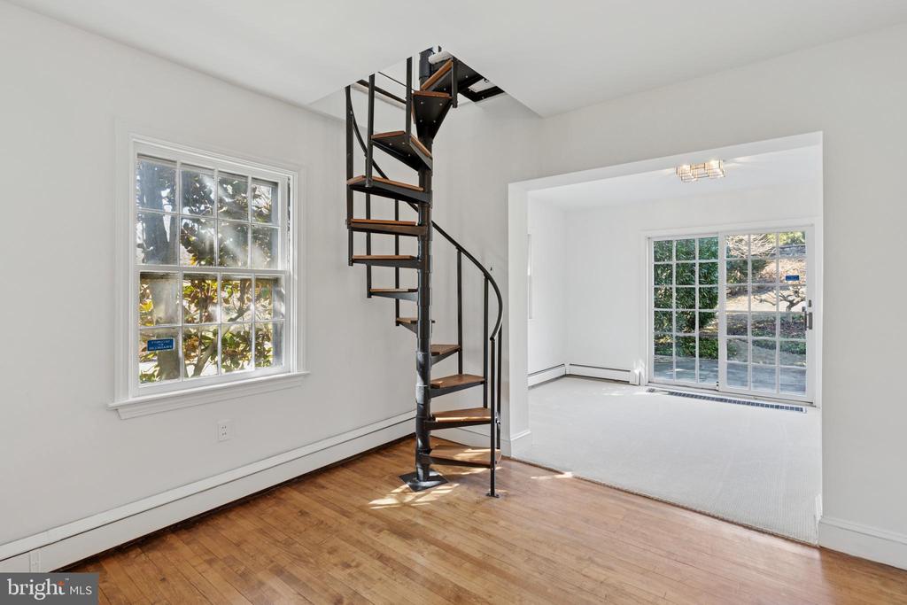201 Rex Ave
