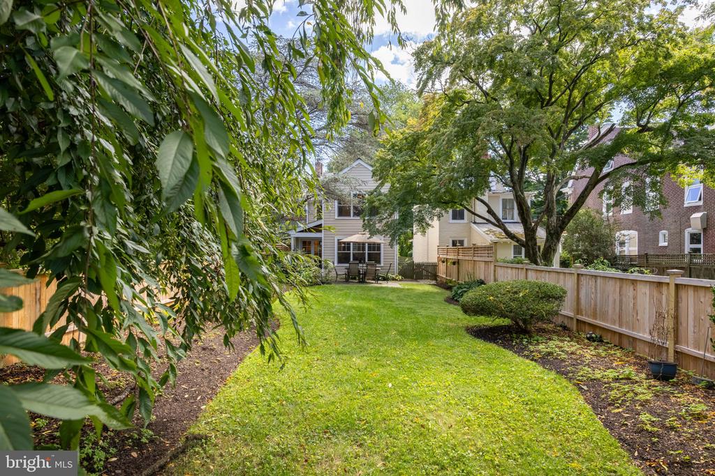 39 W GRAVERS LANE