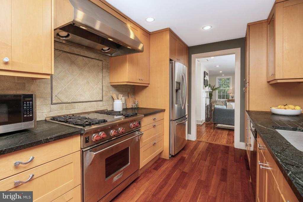39 W GRAVERS LANE