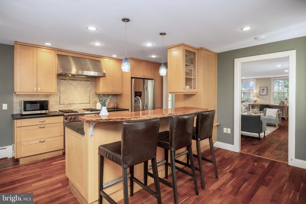 39 W GRAVERS LANE