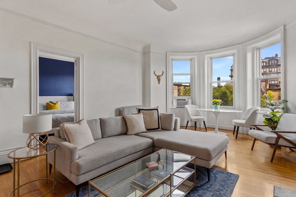362 Commonwealth Ave # 4A