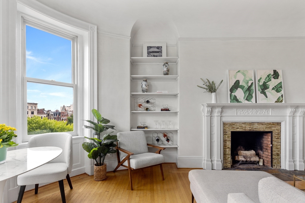 362 Commonwealth Ave # 4A
