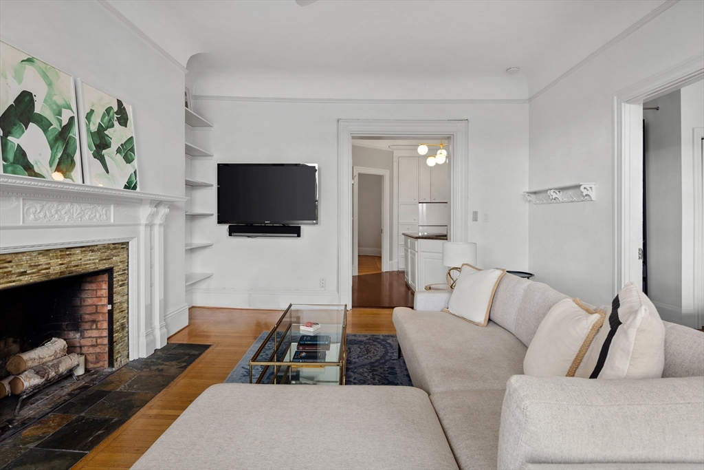 362 Commonwealth Ave # 4A