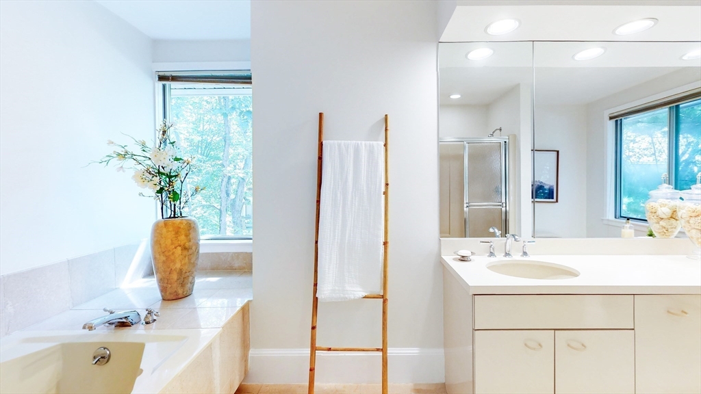 232 Allandale Rd # 2D