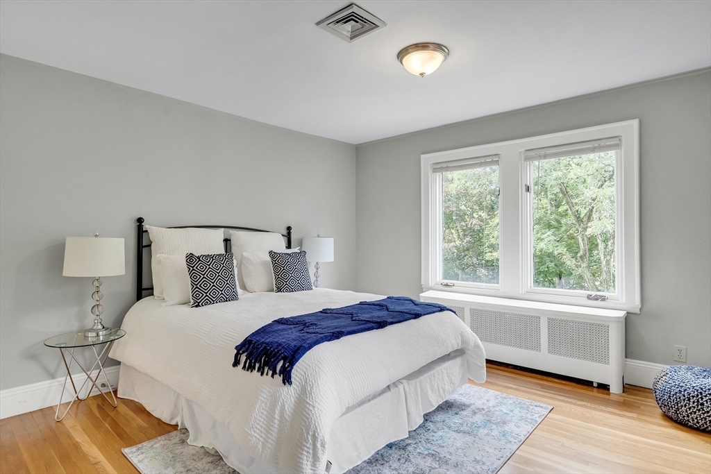 28 Laudholm Road, Newton