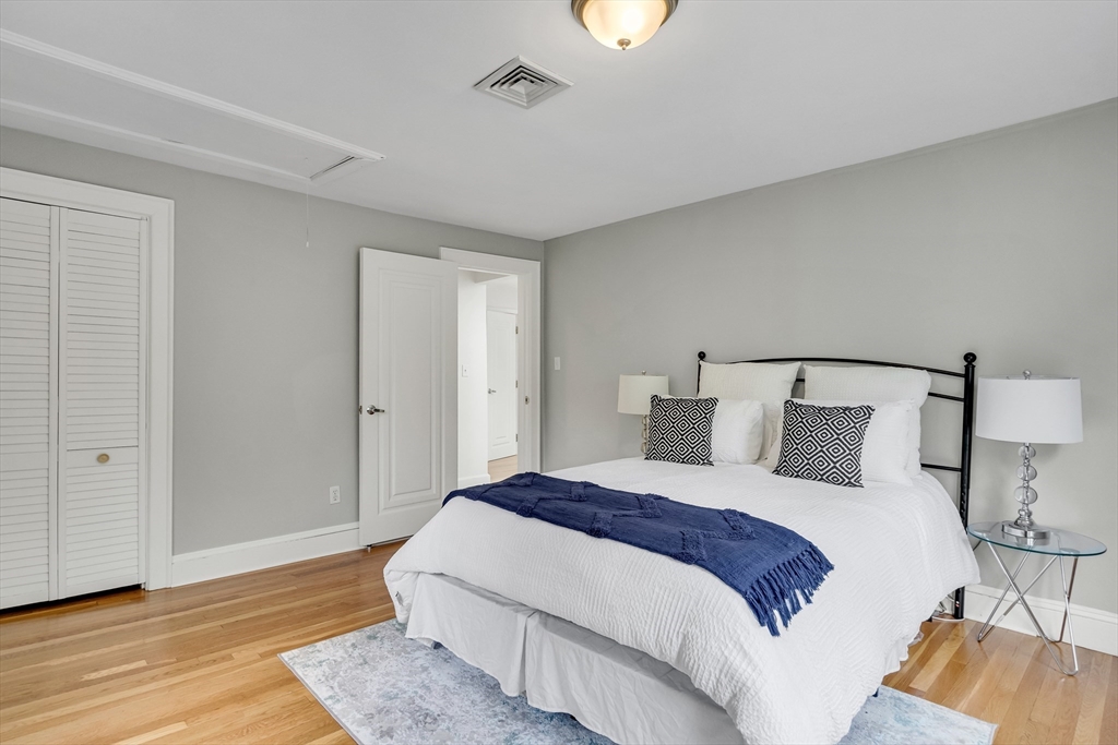 28 Laudholm Road, Newton