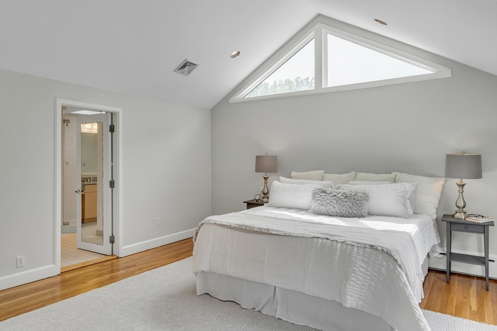 28 Laudholm Road, Newton