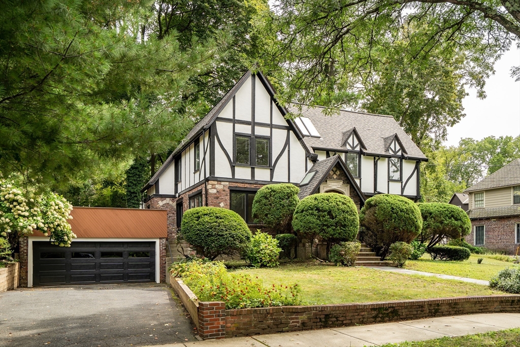 28 Laudholm Road, Newton