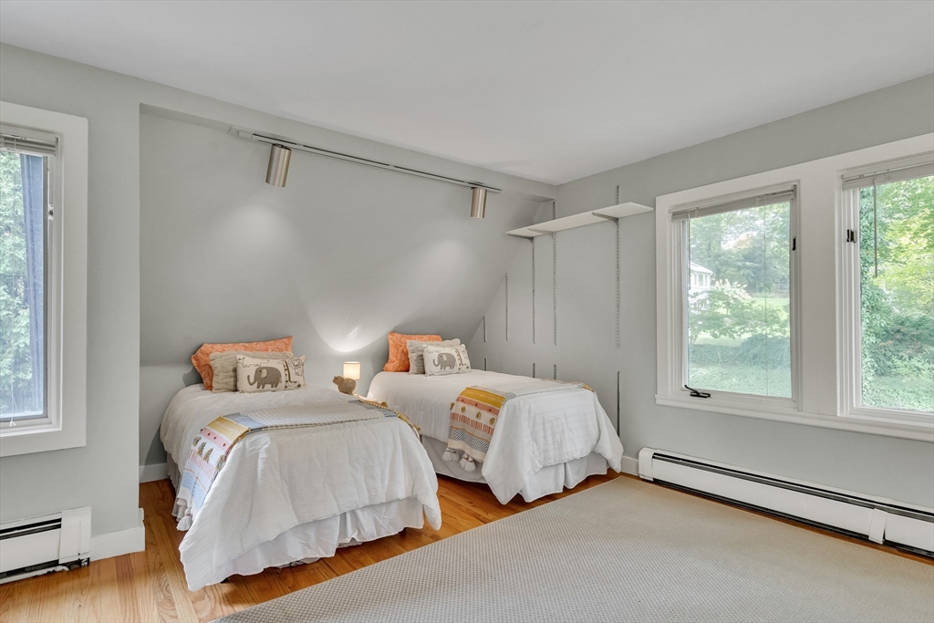 28 Laudholm Road, Newton