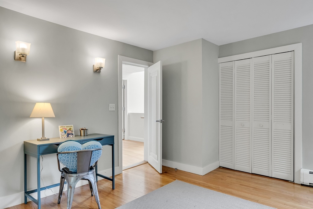 28 Laudholm Road, Newton