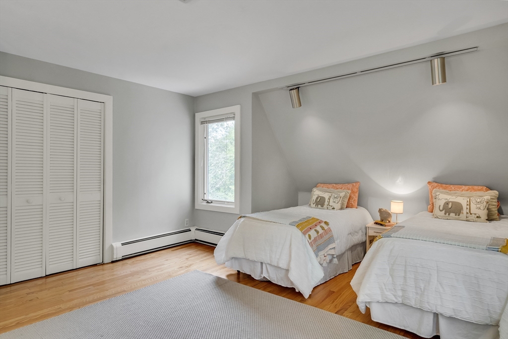 28 Laudholm Road, Newton