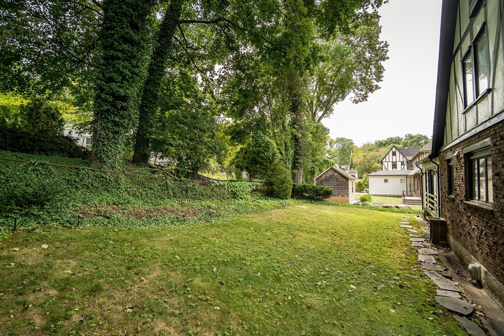 28 Laudholm Road, Newton