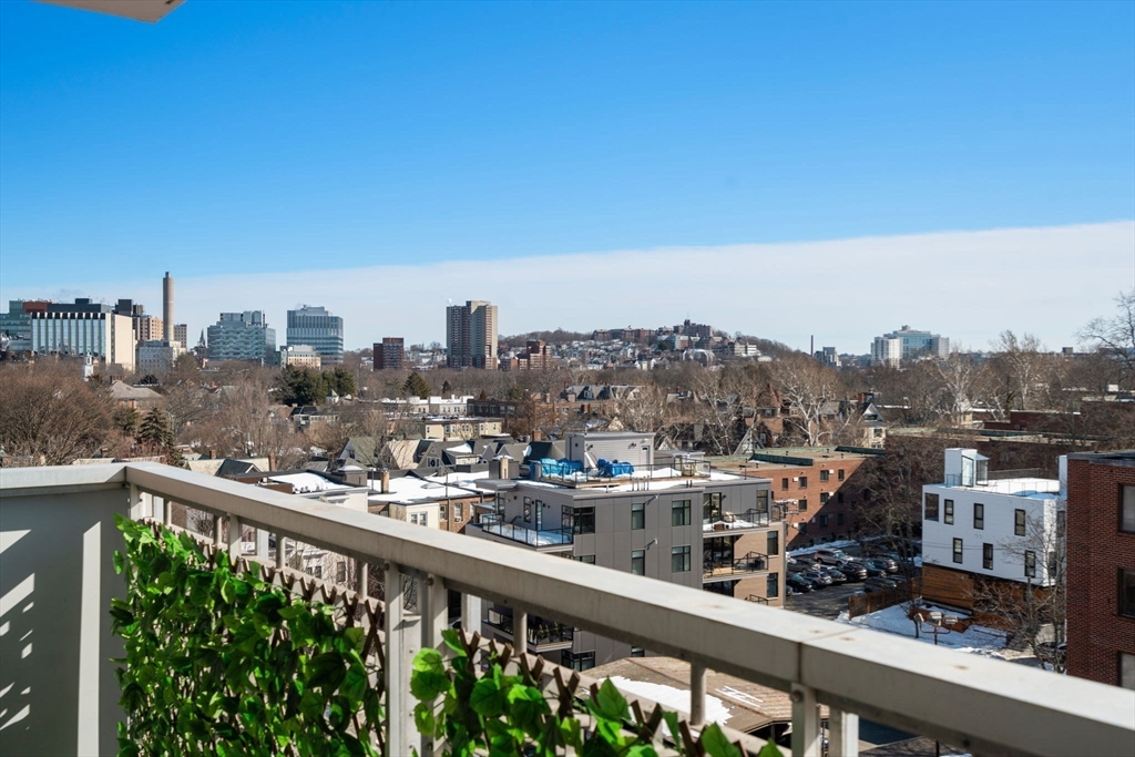 45 Longwood Ave # 712