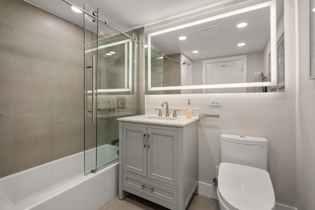 45 Longwood Ave # 712