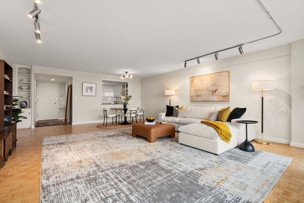 45 Longwood Ave # 801