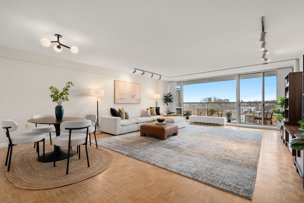 45 Longwood Ave # 801