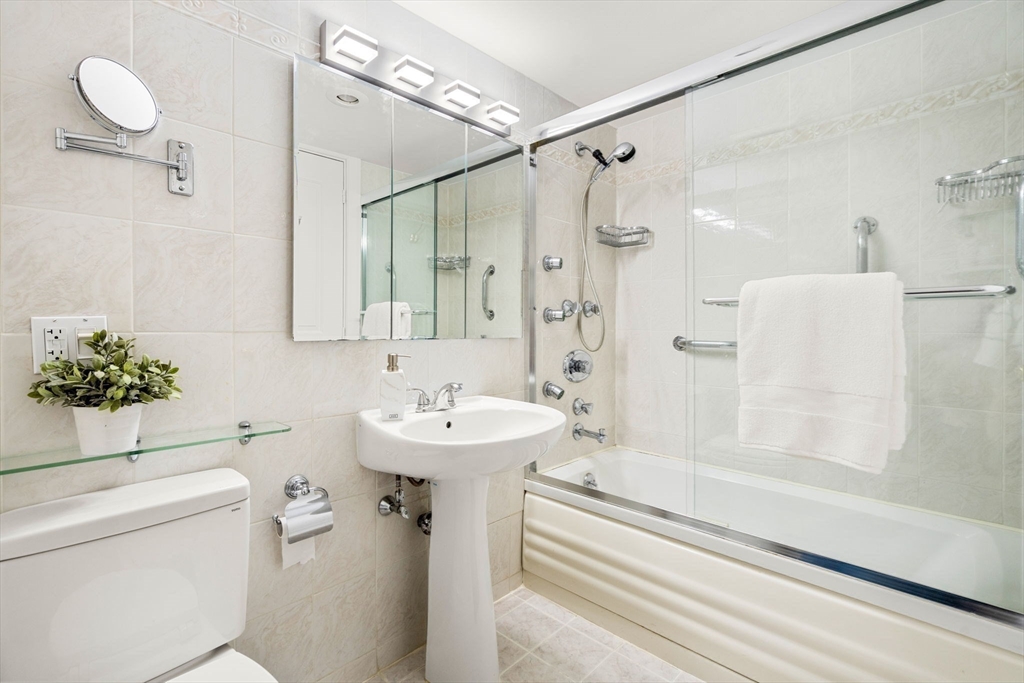 45 Longwood Ave # 801