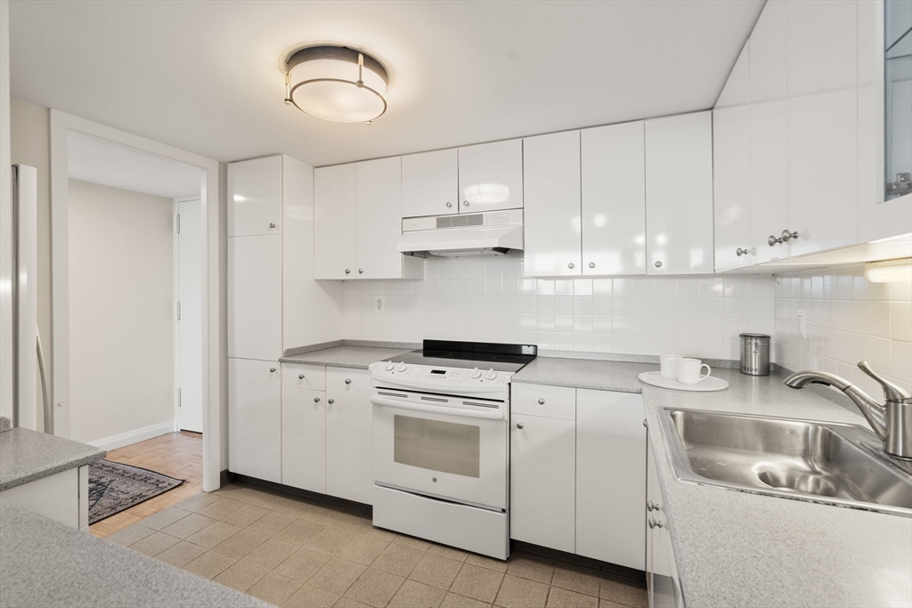 45 Longwood Ave # 801