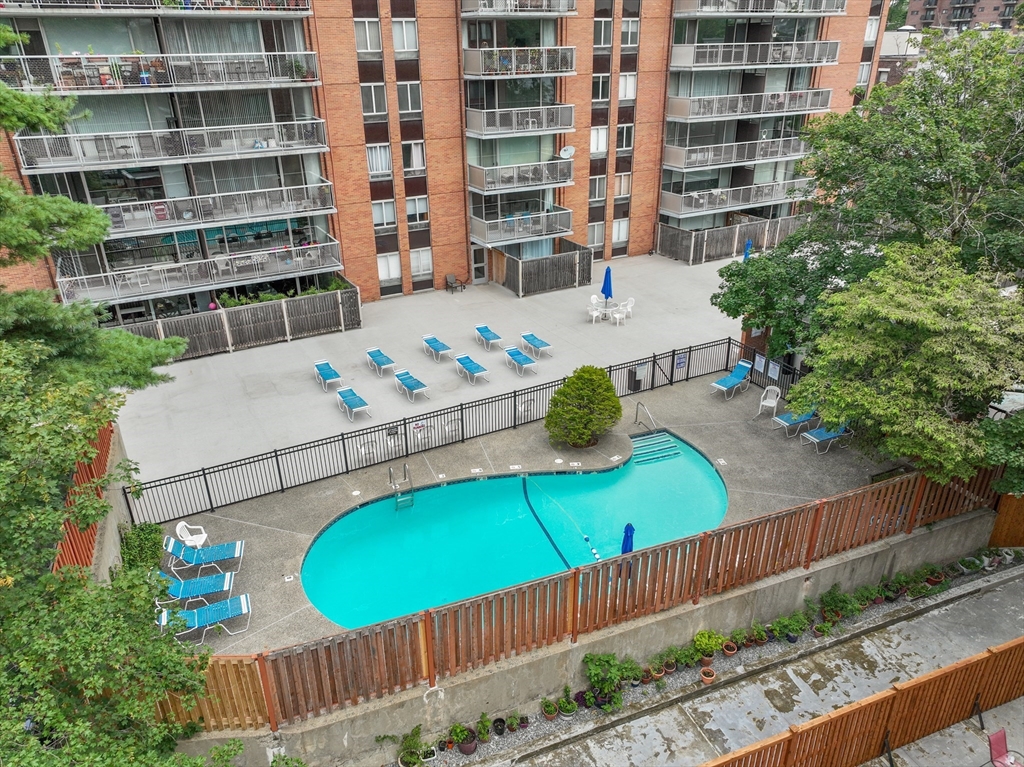 45 Longwood Ave # 801