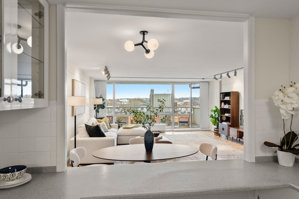 45 Longwood Ave # 801