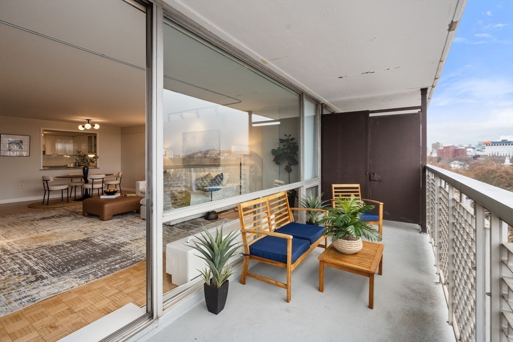 45 Longwood Ave # 801