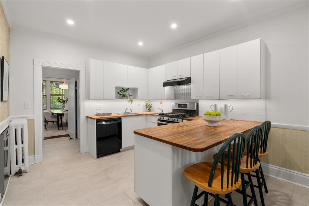 61 Longwood Ave # 1
