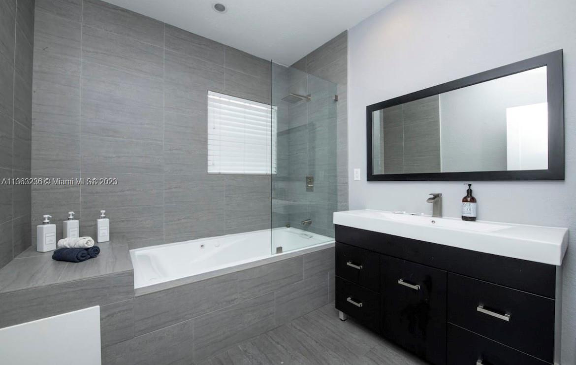 803 NW 1st Ave # 803